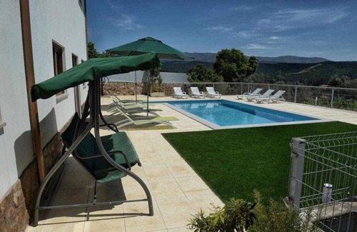Codecoso Casa | Casa de Vacaciones para 14 personas con Barbecue y Piscina Privada