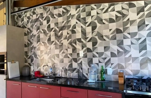 Enseada das Garcas Casa | Casa da Pampulha: Piscina com spa e Espaço Gourmet