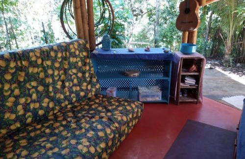 Serra Grande Casa | Casa de bambu e garrafas no litoral de Serra Grande