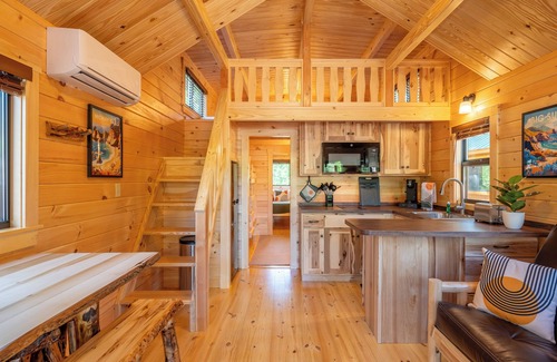 Hollister Hotel | Casa de Fruta Cabins, Inn & RV Park