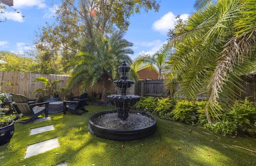 Downtown Historic District Casa | Casa De Hernandez-Boutique Hotel- AZUL- King suite