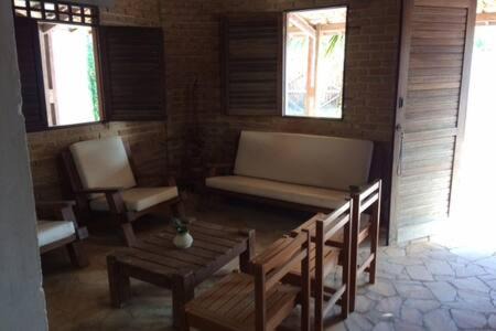 Barra Mar Casa | Casa de Veraneio, com piscina, churrasqueira, área de lazer, três suites com ar condicionado a 100m da praia, na Barra de São Miguel-AL