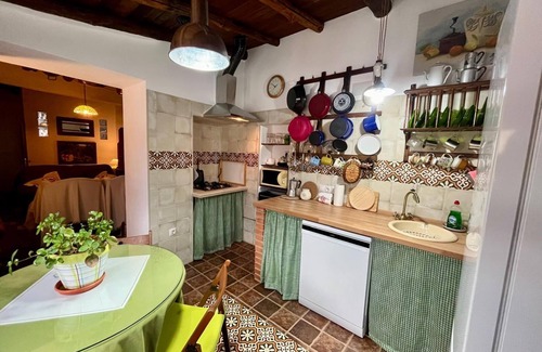 Fuenteheridos Casa | Casa Dolores "La peluquera "