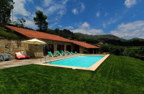 Bouro Cabaña | Casa dos Cinco - Gerês - Piscina privada para adultos y niños