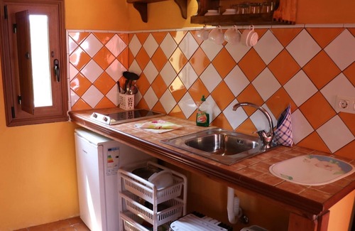 El Tanque Apartamento | Casa El Comisario Triple Apartment