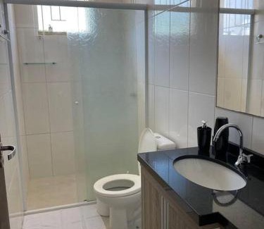 Governador Celso Ramos Casa | Casa em Gov. Celso Ramos 3 quartos com piscina.