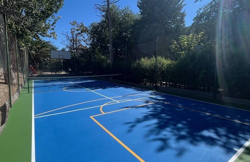 Villanueva del Arzobispo Villa | Casa Rural La Moraleja en la Sierra de Cazorla. Pista deportiva, parque infantil