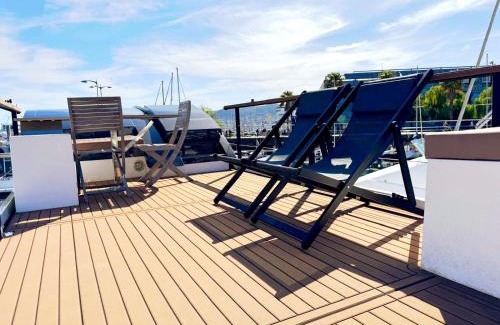 Vigo Alquiler De Eote | Casa Flotante en el Puerto de Vigo - Different Charter