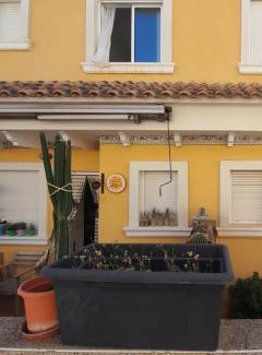 Castillo de Montemar Casa | Casa Horadada