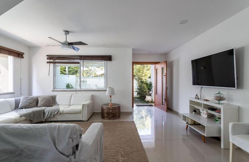 Niteroi Casa | Casa incrível com 04 suítes - 5 min de Itacoatiara