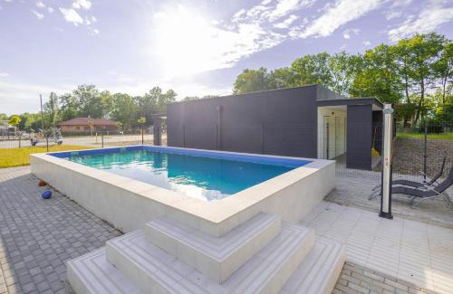 Balatonfoldvar Apartamento | Casa Iringo Apartman By BLTN Balatonföldvár