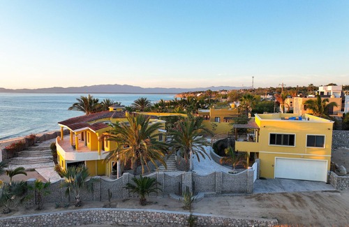 El Sargento Casa | Casa Kalalita – 5 BDR Oceanfront Retreat in El Sargento with Casita