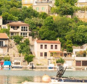 Jadranovo Villa | Casa Kamik-19th Century Stone House 50 m from Sea