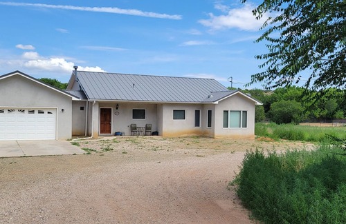 La Cienaga Casa | Casa La Capilla: Rural Creekside Retreat near SF