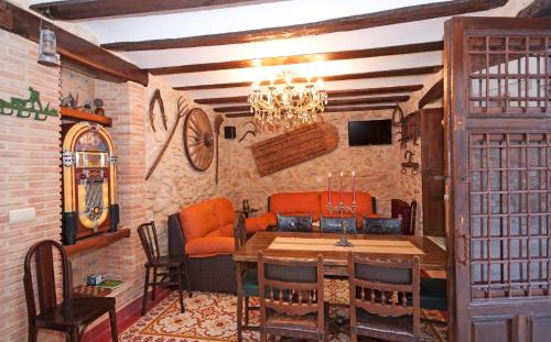 Torremanzanas Casa | Casa La Maçana