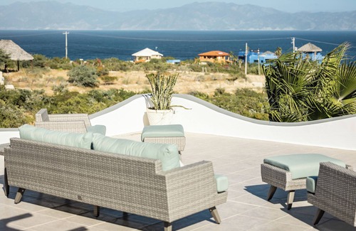 El Sargento Casa | Casa Leon lujo con vista al Mar, the best in town.