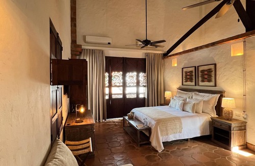 Quebrada Guadalejo Hotel | Casa Linaje Hotel Boutique by HMC- Cauca Viejo - Mayores de 10 años