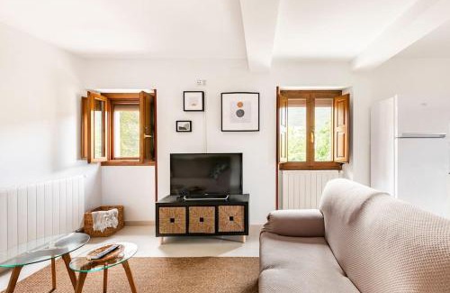 Castiello de Jaca Apartamento | Casa Luis - APARTAMENTO con JARDÍN PRIVADO en los PIRINEOS