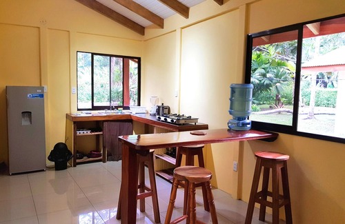 Cahuita Casa | Casa Melocotón 4 personas (Hotel-Cabinas Nadine)
