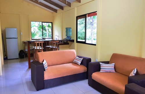 Cahuita Casa | Casa Melocotón 4 personas (Hotel-Cabinas Nadine)