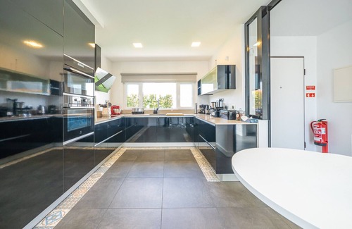 Charneca de Caparica e Sobreda Chalet De Esquí | Casa Nilo Design - Villa with pool near the beach