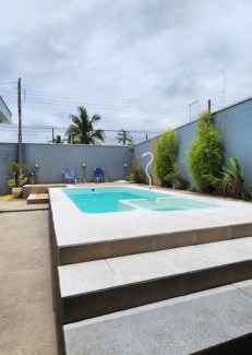 Bairro da Enseada Casa | Casa Perto da praia com piscina privativa