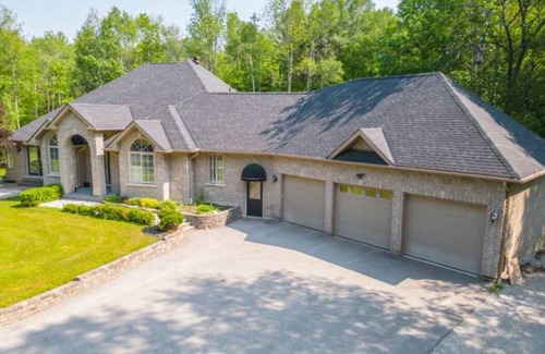 Severn Cabaña | Casa ~ Pool ~ Fire Pit ~ BBQ