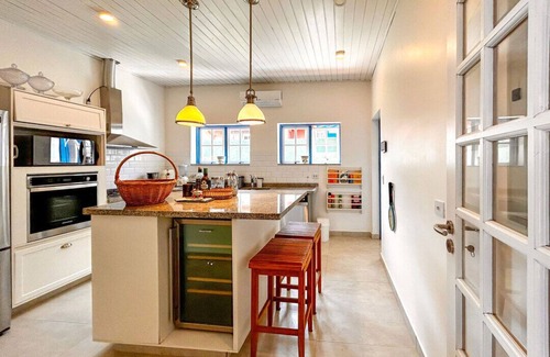 Ilhabela Chalet De Esquí | Casa próx à Praia de Santa Teresa, Ilhabela/SP