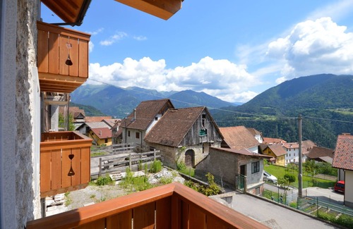 Ovasta Apartamento | Casa Rasat by Interhome