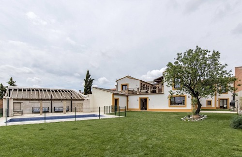 Guadamur Casa | Casa Rural de Ancos es una finca urbana de lujo de más de 400 m2