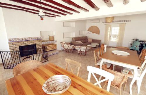 Tinajeros Casa | Casa Rural ideal para escapadas con Barbacoa y Spa