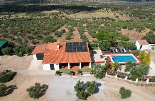 Malcocinado Casa | Casa Rural La Loba
