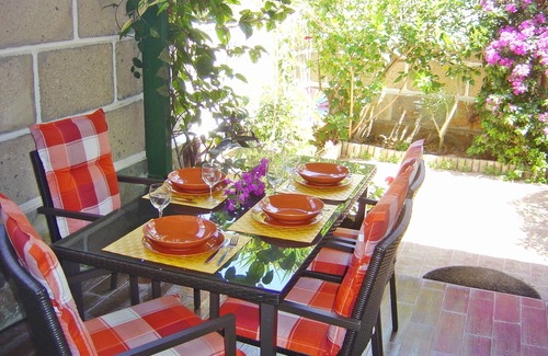 Chayofa Casa | Casa Sarita - colorida casa vacacional con piscina en el soleado sur de Tenerife