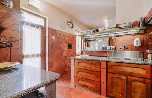 San Pietro a Mare Apartamento | Casa Sergio - ID 4 - Siete Habitaciones Piso, Capacidad 17