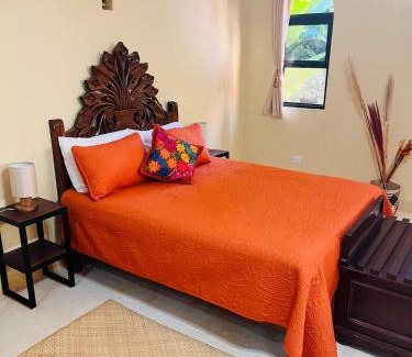 Barrio de Santiago Cama Y Desayuno | Casa Tres Colibries