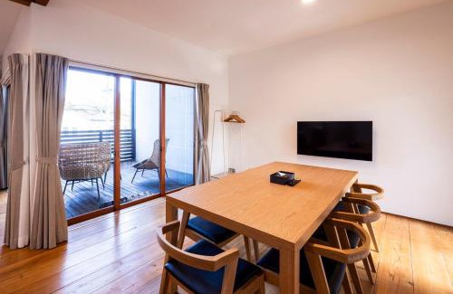 Dazaifu Casa | Casa Villa 連歌屋 Wooden detached house in Dazaifu