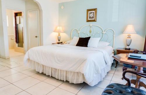 Westside Santa Cruz Hotel | Casablanca Inn on The Beach