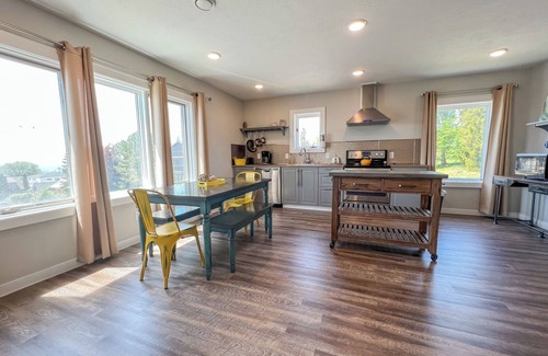 Grand Marais Condominio | Cascade Cornerstone West