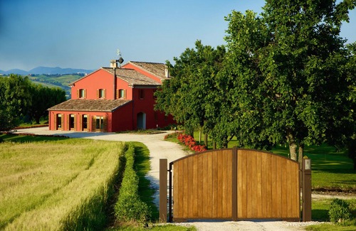 Monte Porzio Villa | Villa con piscina privada, aire acondicionado y putting green a 10 km del mar.