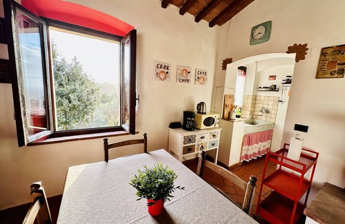 Montescudaio Apartamento | Casina del Fabbro, Stunning View on the Hills and Sea, Ultra WiFi