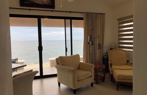 Los Barriles Cabaña | Casita Tortuga es un frente de playa con vista al mar de Cortés.