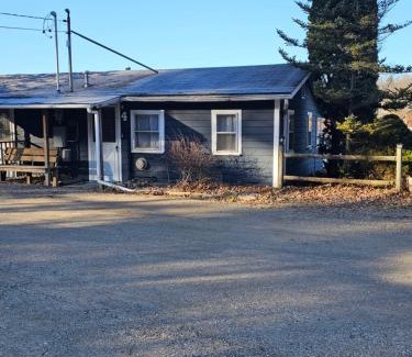 Newaygo Apartamento | Castaway Cottage on Croton Pond #4