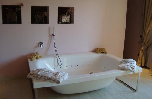 Carobbio degli Angeli Casa | Castello degli Angeli