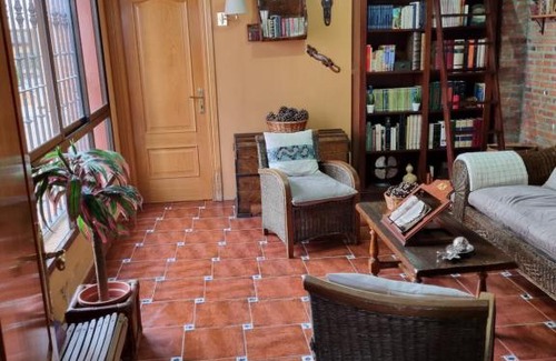 Valderas Villa | Castillo De Los Ossorio