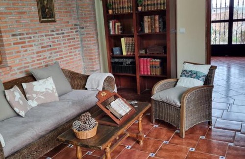 Valderas Villa | Castillo De Los Ossorio