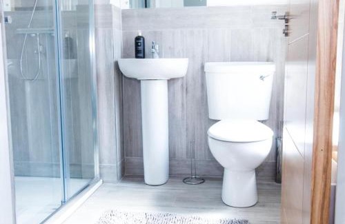 Londonderry Hotel | Castle gate lodge