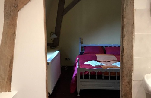 Humieres Casa | Castle's Cottage rodeado de naturaleza, ideal para niños de todas las edades.