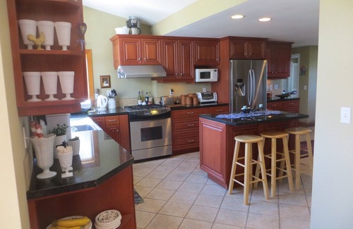 Northwest Bellevue Casa | Casualmente elegante Ver Inicio Perfecto para la reubicación de la familia o estancia de vacaciones.