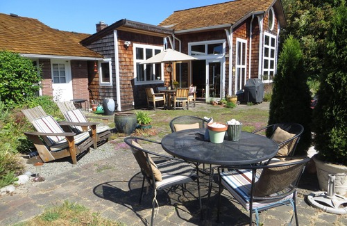 Northwest Bellevue Casa | Casualmente elegante Ver Inicio Perfecto para la reubicación de la familia o estancia de vacaciones.