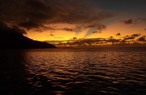 French Polynesia Alquiler De Eote | Catamaran Amaya - séjour insolite sur le lagon de Moorea